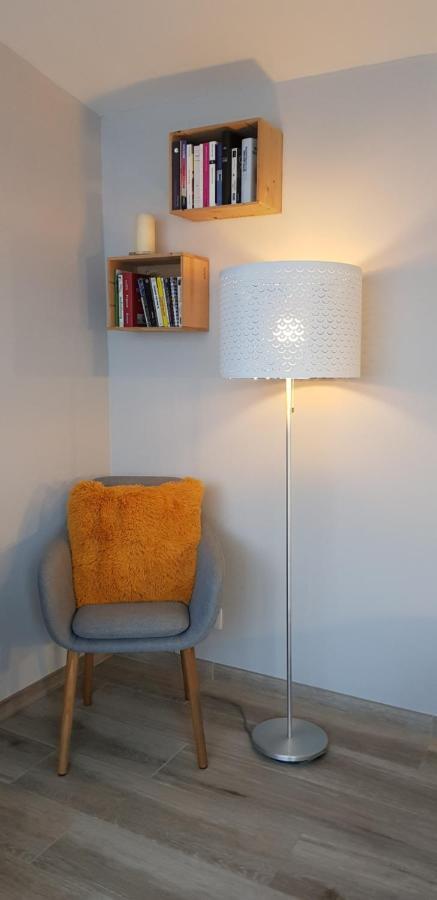 Agreable Petite Maison Proche Joigny Chamvres Exteriör bild